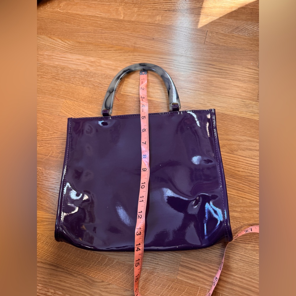 90s does 60s Purple Patent Leather Neiman Marcus Purse w Grey Lucite Strap - Picture 5 of 6